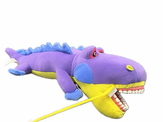 Crocodile (purple) w. teeth